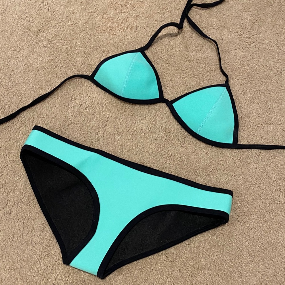Triangl Bikini - image 2